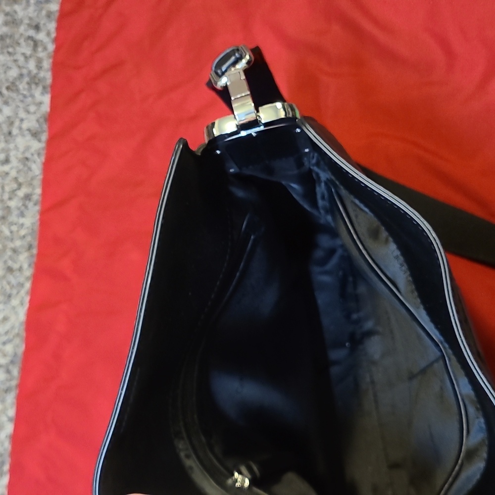 Calvin Klein Fay Large Crossbody Bag In Black Leather - Picture 8 of 9